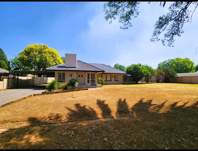 3 BEDROOM HOUSE FOR SALE IN THREE RIVERS